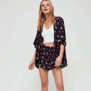 🍓Aritzia Sunday Best Cosima kimono+Catalina short strawberry matching se…